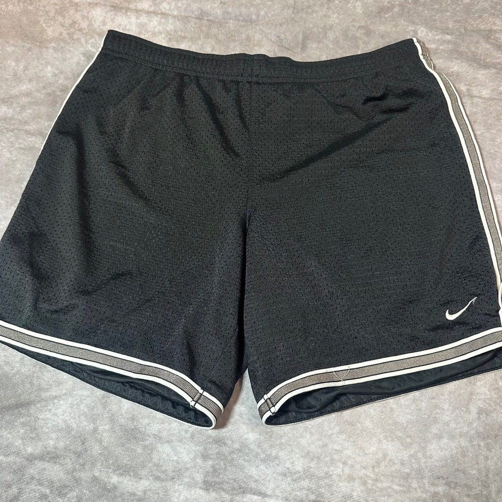 Nike Mesh Athletic Shorts Mens Small Black White Stripe Basketball Gym Running
